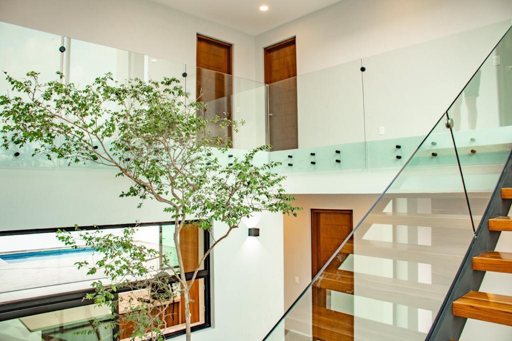 Escaleras segundo nivel Casa Moderna en la Privada Rinconada Nuevo Nayarit