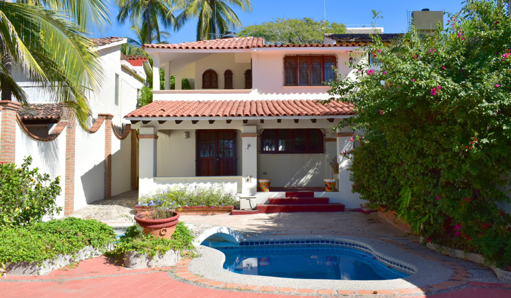 Casa Frente A La Playa Con Vista Al Mar En Venta Bucerías Bienes Raíces En Puerto Vallarta Y 6372